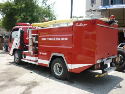 Services Fire Trucks 4 6c